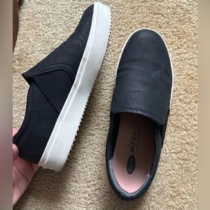 Dr scholls slip on sneaker
